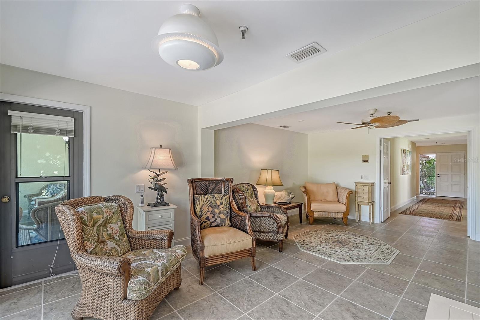 2143 HARBOURSIDE DR #1201