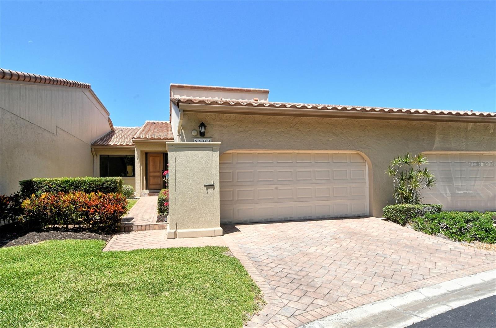 2383 HARBOUR OAKS DR