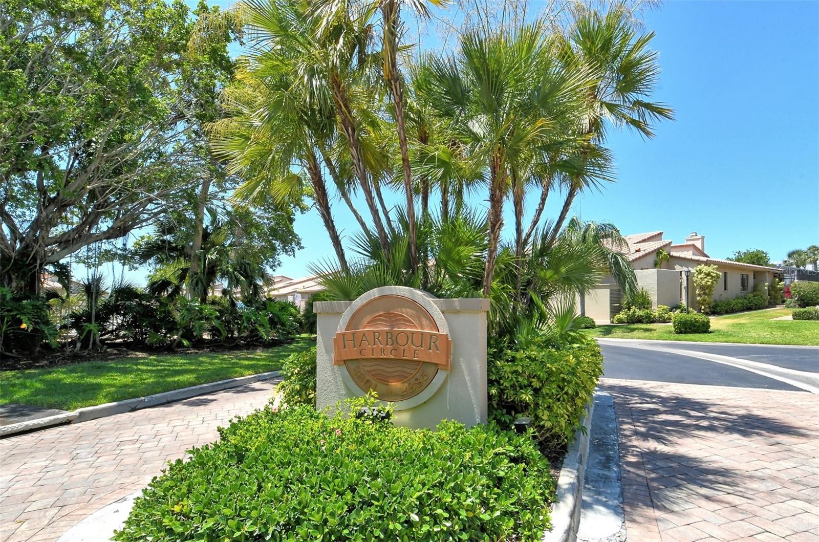 2383 HARBOUR OAKS DR