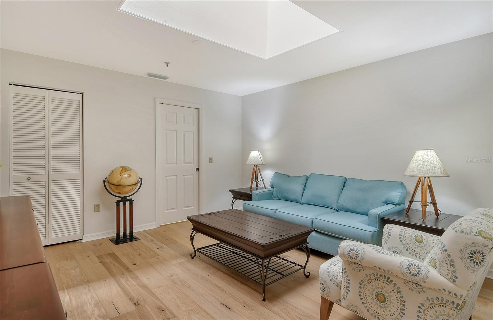 2383 HARBOUR OAKS DR