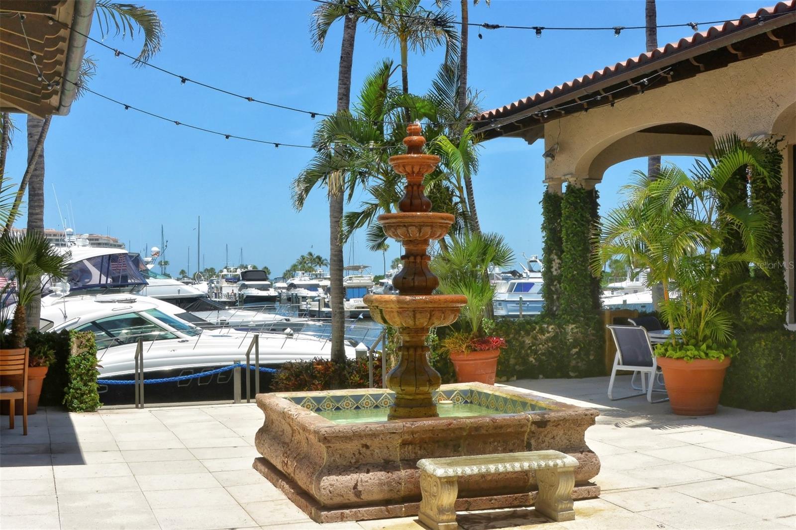 2383 HARBOUR OAKS DR