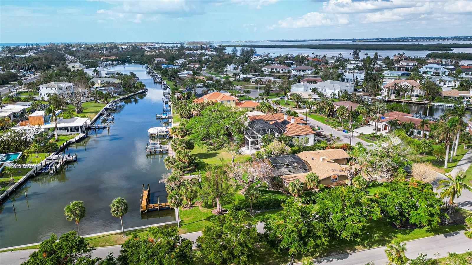 5901 EMERALD HARBOR DR