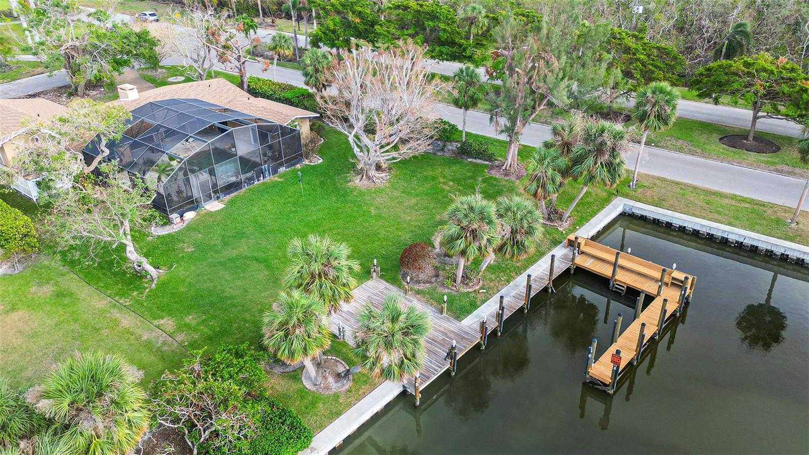 5901 EMERALD HARBOR DR