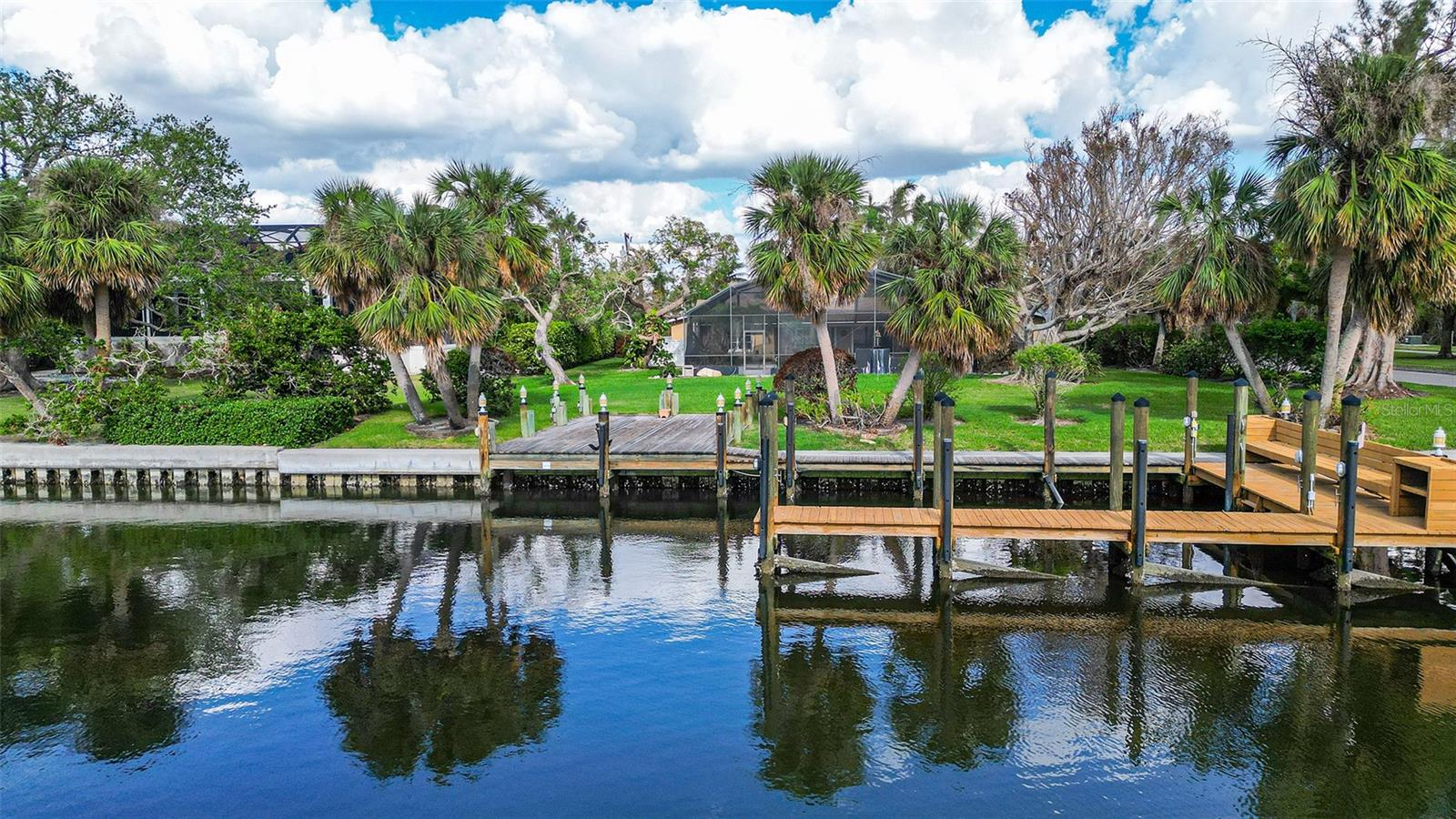5901 EMERALD HARBOR DR
