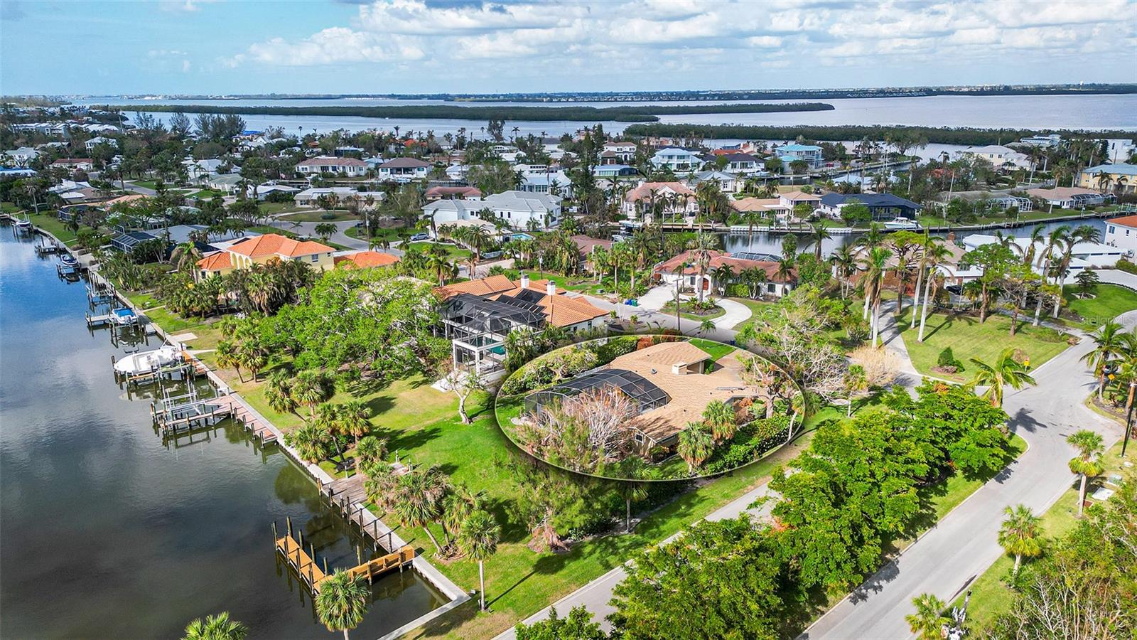 5901 EMERALD HARBOR DR