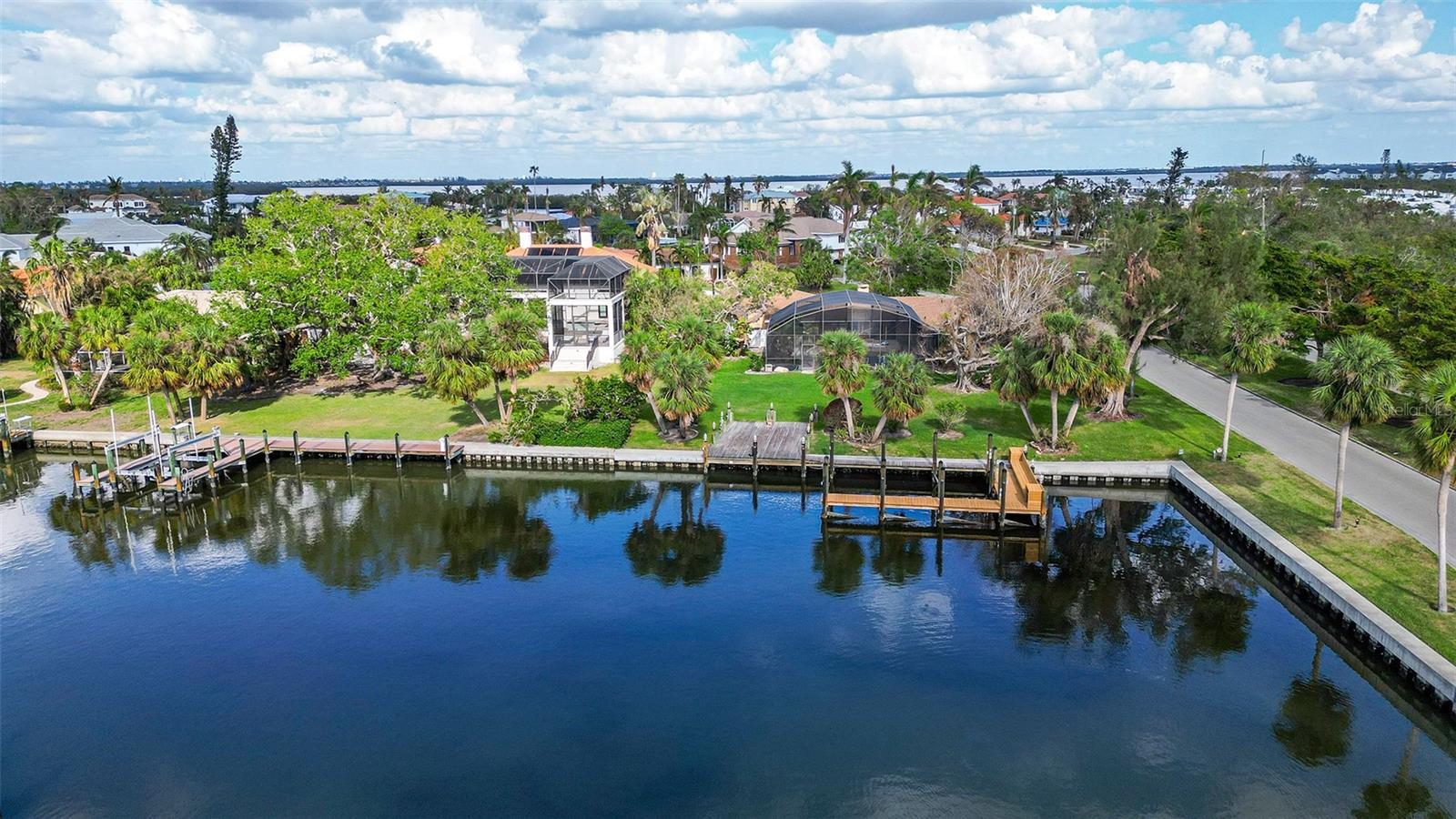 5901 EMERALD HARBOR DR