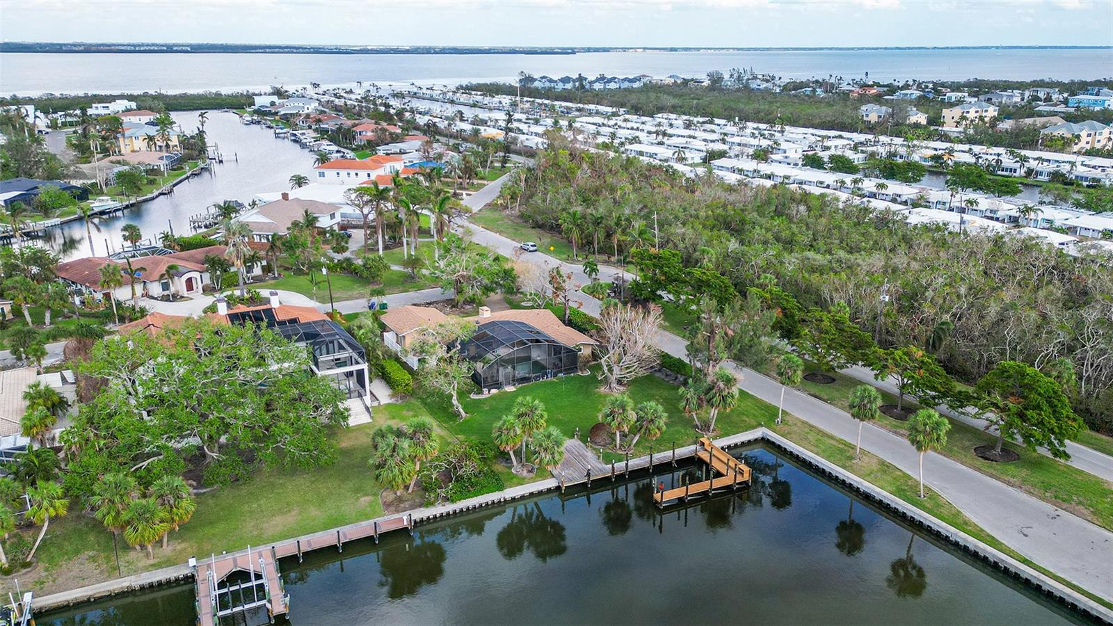 5901 EMERALD HARBOR DR