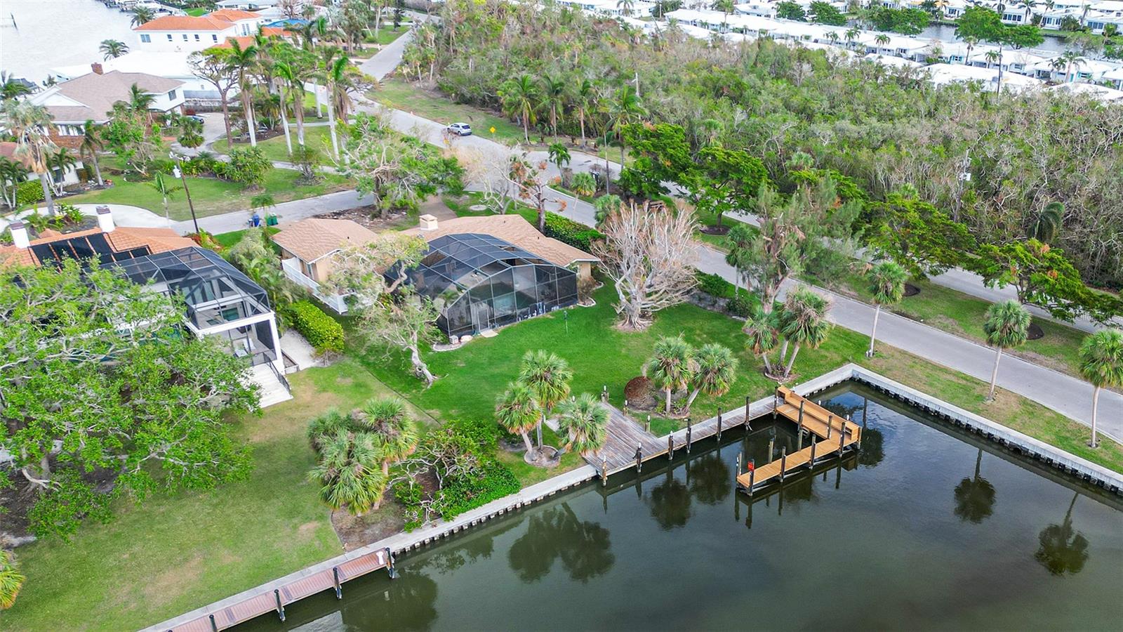 5901 EMERALD HARBOR DR