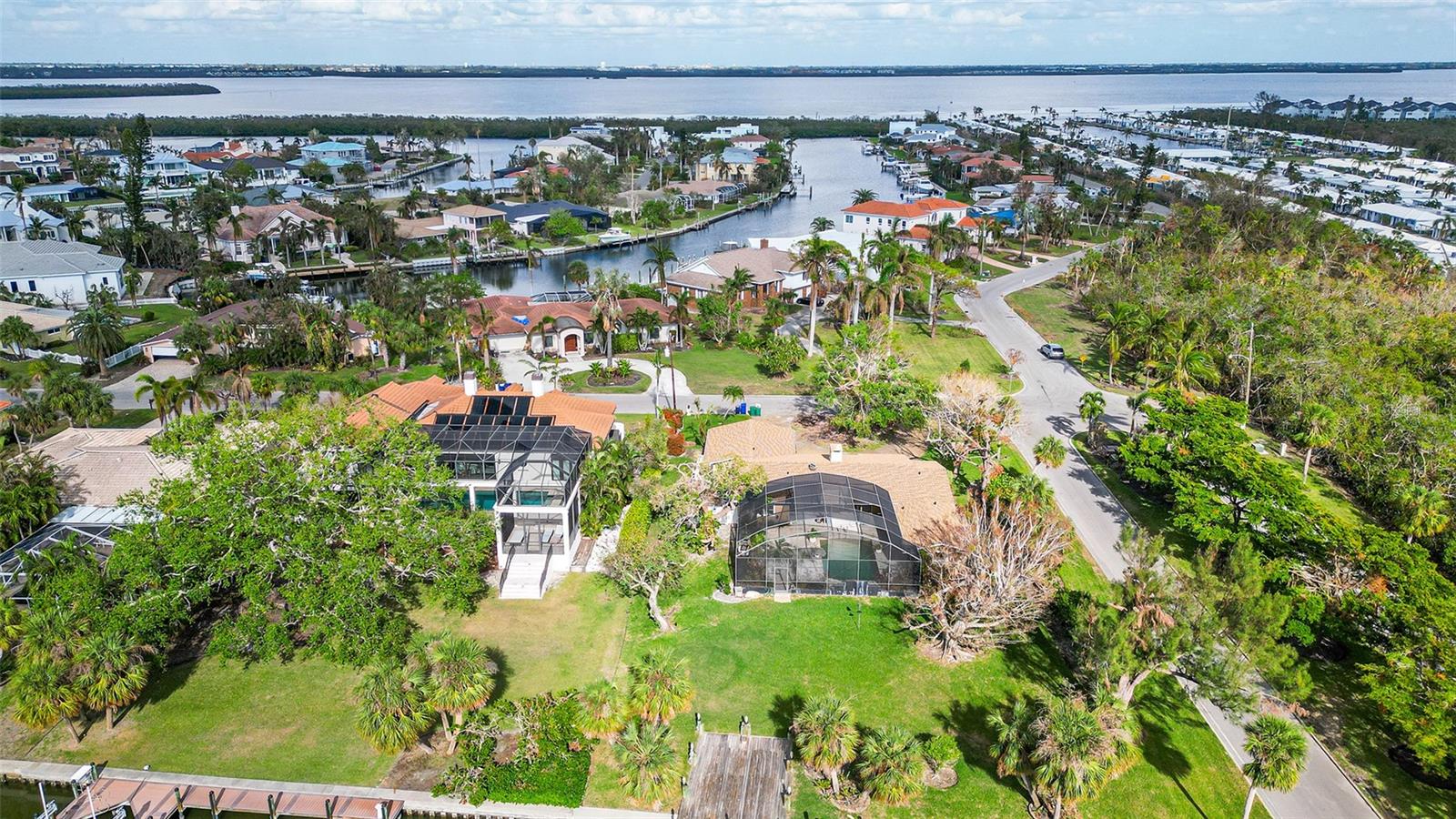 5901 EMERALD HARBOR DR