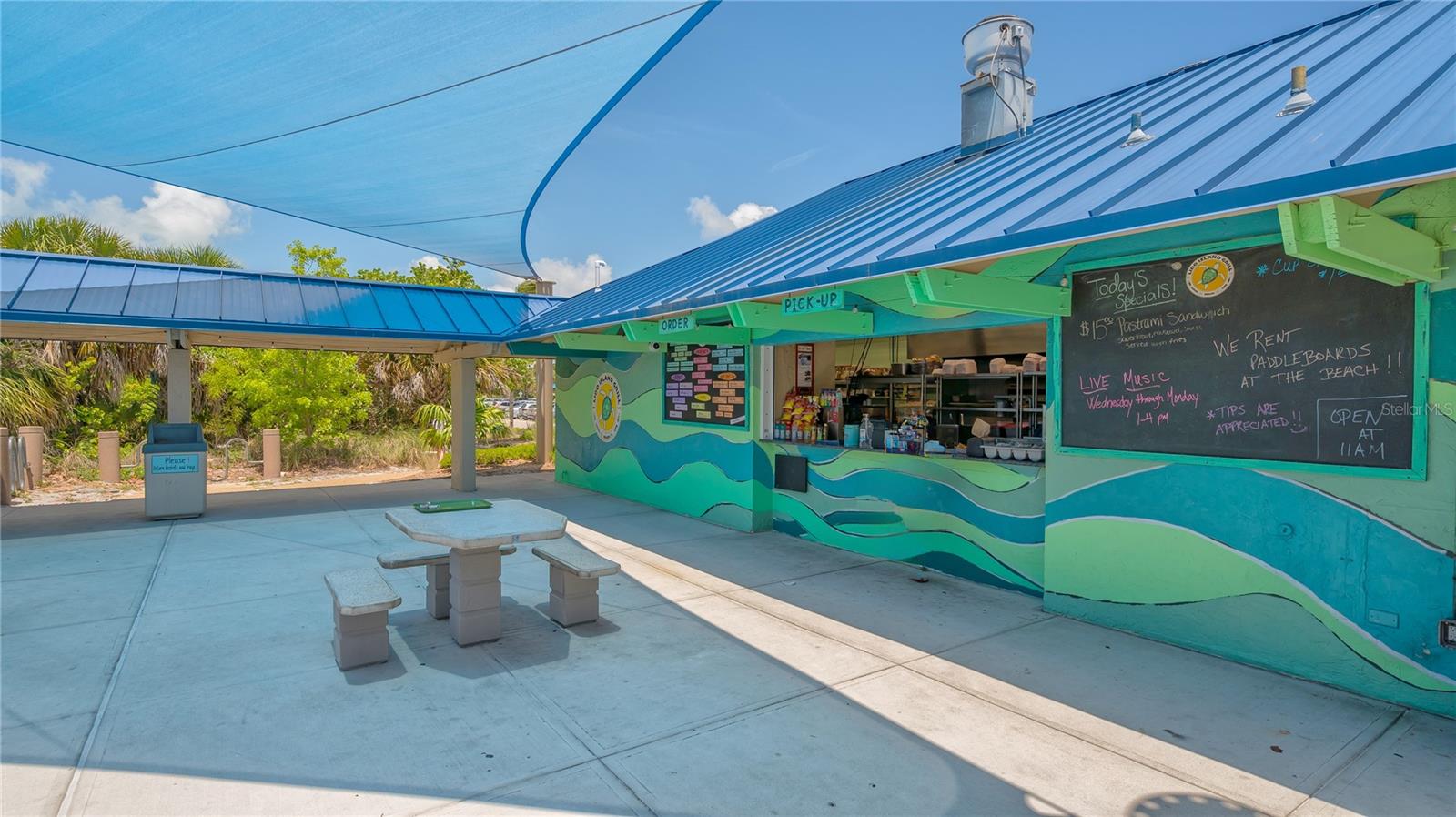 141 N ADAMS DR