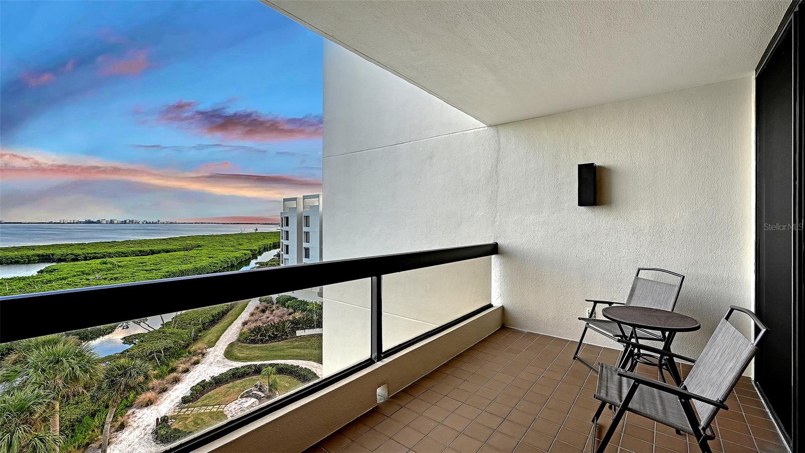 1932 HARBOURSIDE DR #254