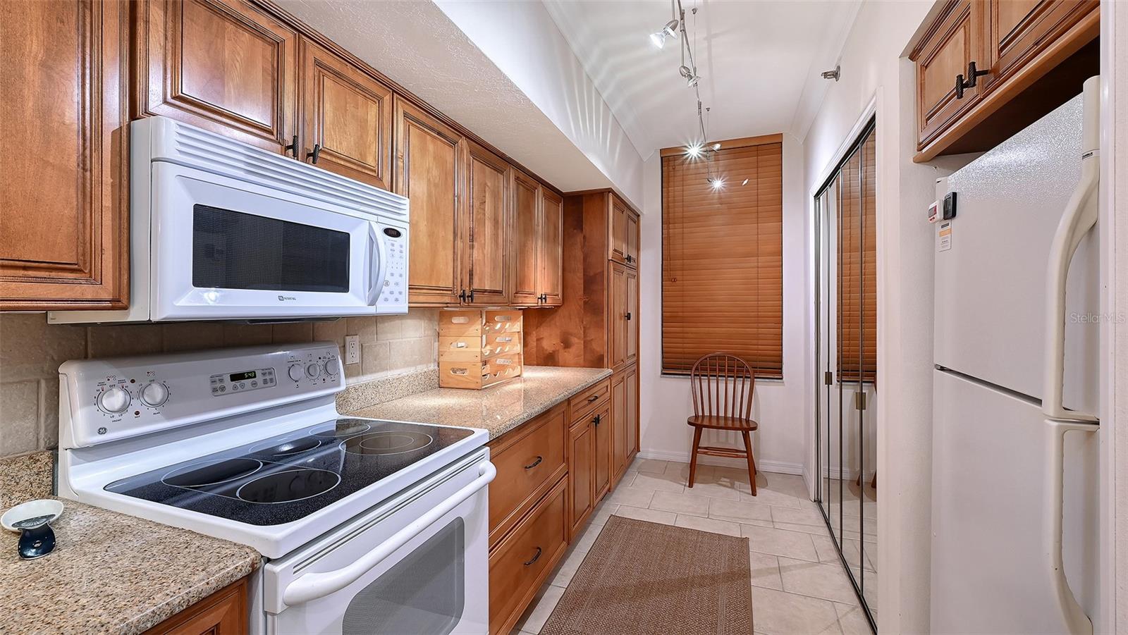 1932 HARBOURSIDE DR #254