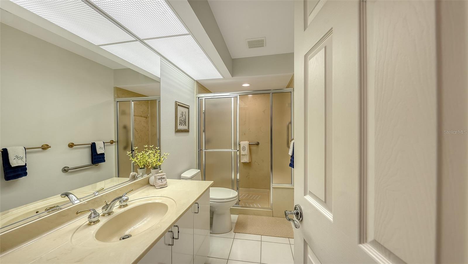 3465 WINDING OAKS DR #33