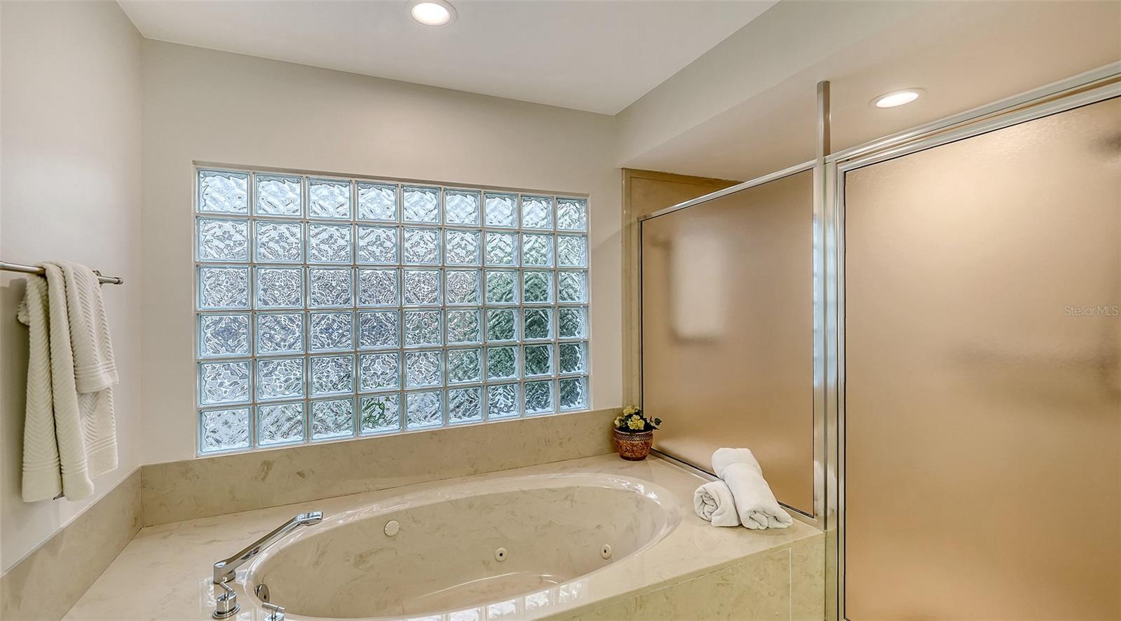 3465 WINDING OAKS DR #33