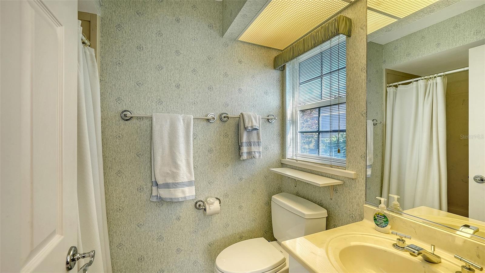 3465 WINDING OAKS DR #33