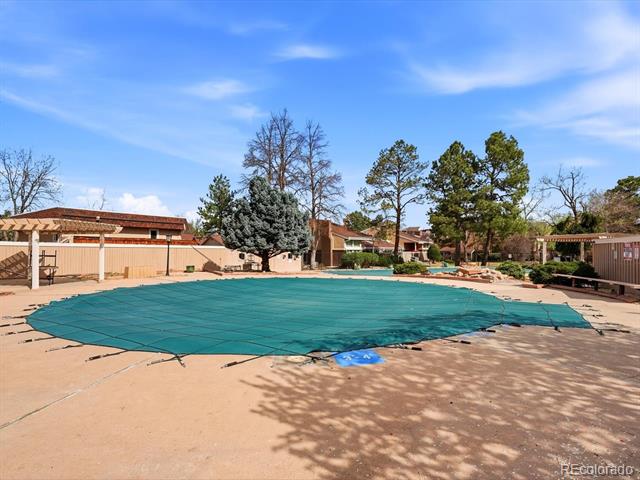 3330 S Oneida Way