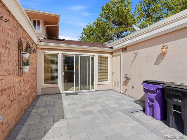 3330 S Oneida Way