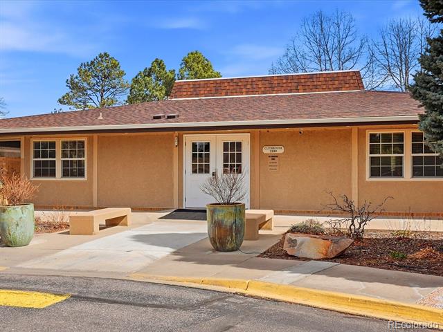 3330 S Oneida Way