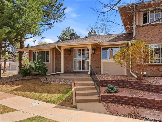 3330 S Oneida Way