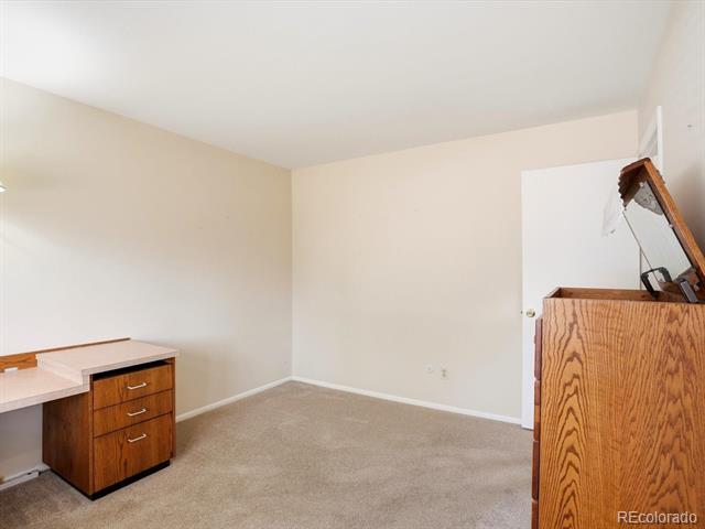 3330 S Oneida Way