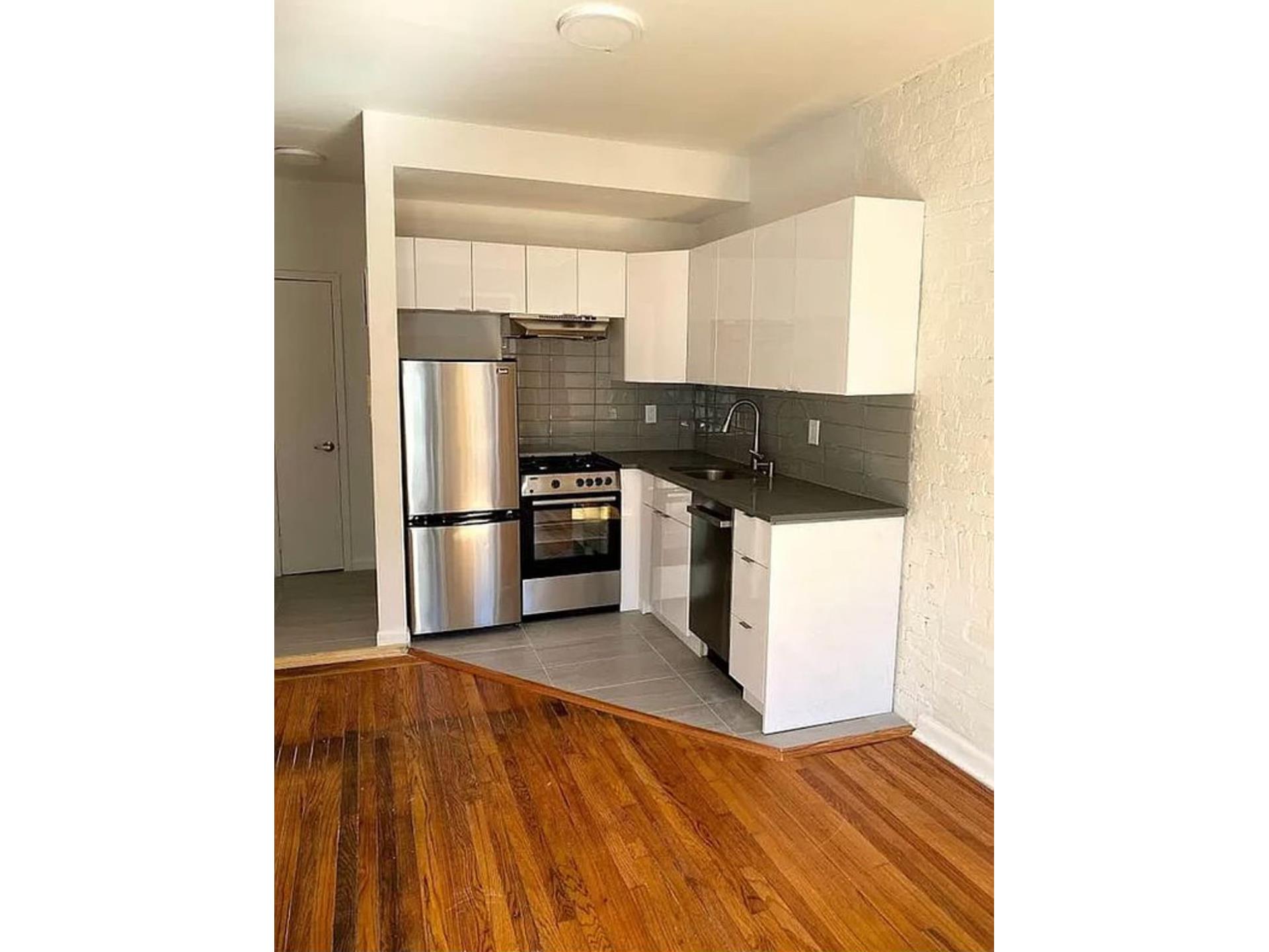 453 W 47TH Street 4F
