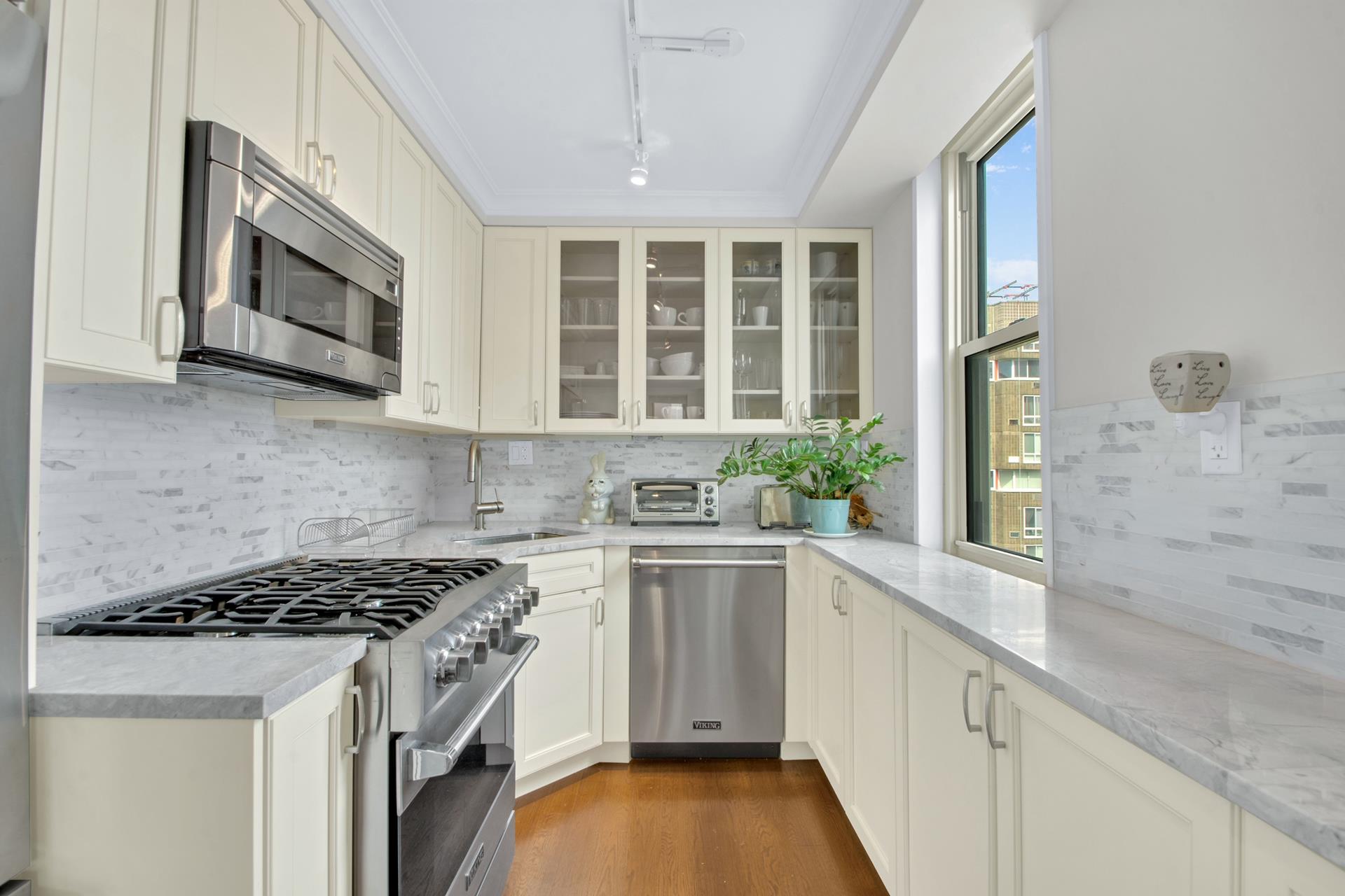 575 MAIN Street 1611