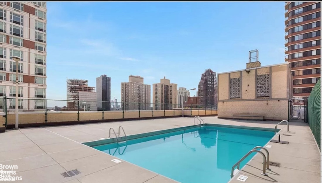 370 E 76TH Street C901