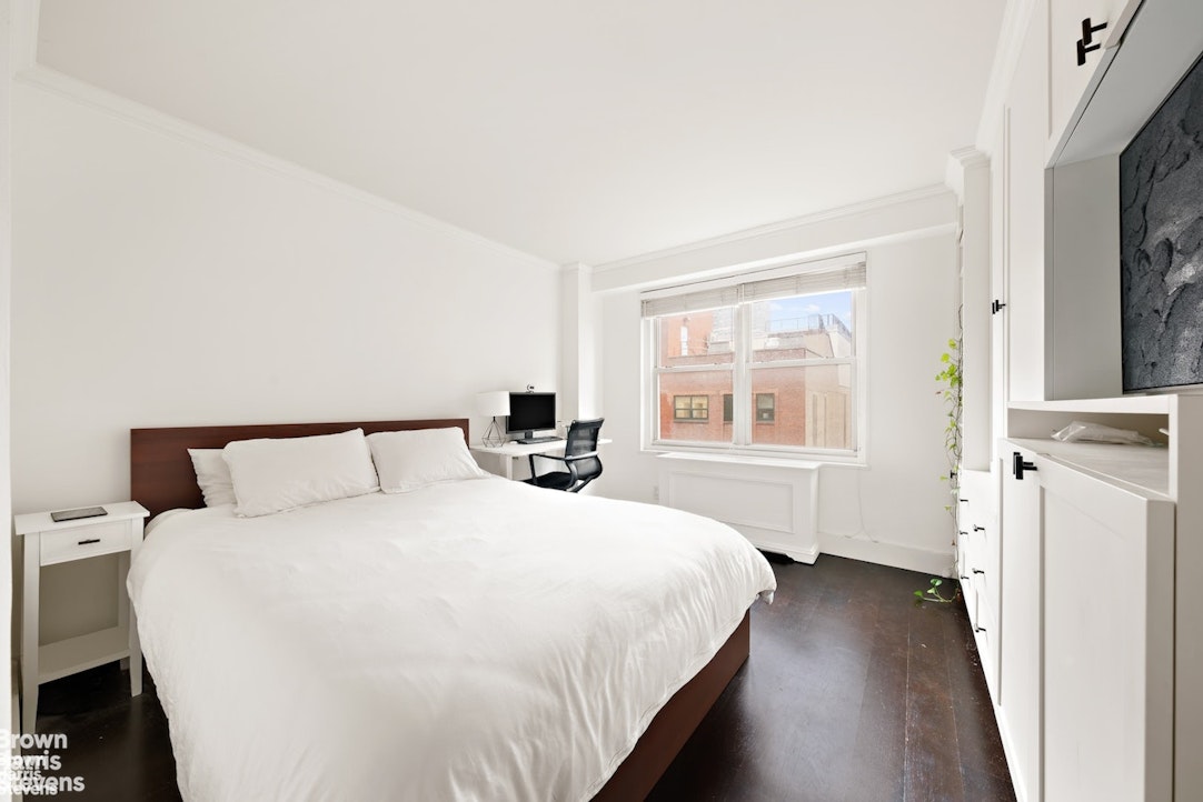 370 E 76TH Street C901