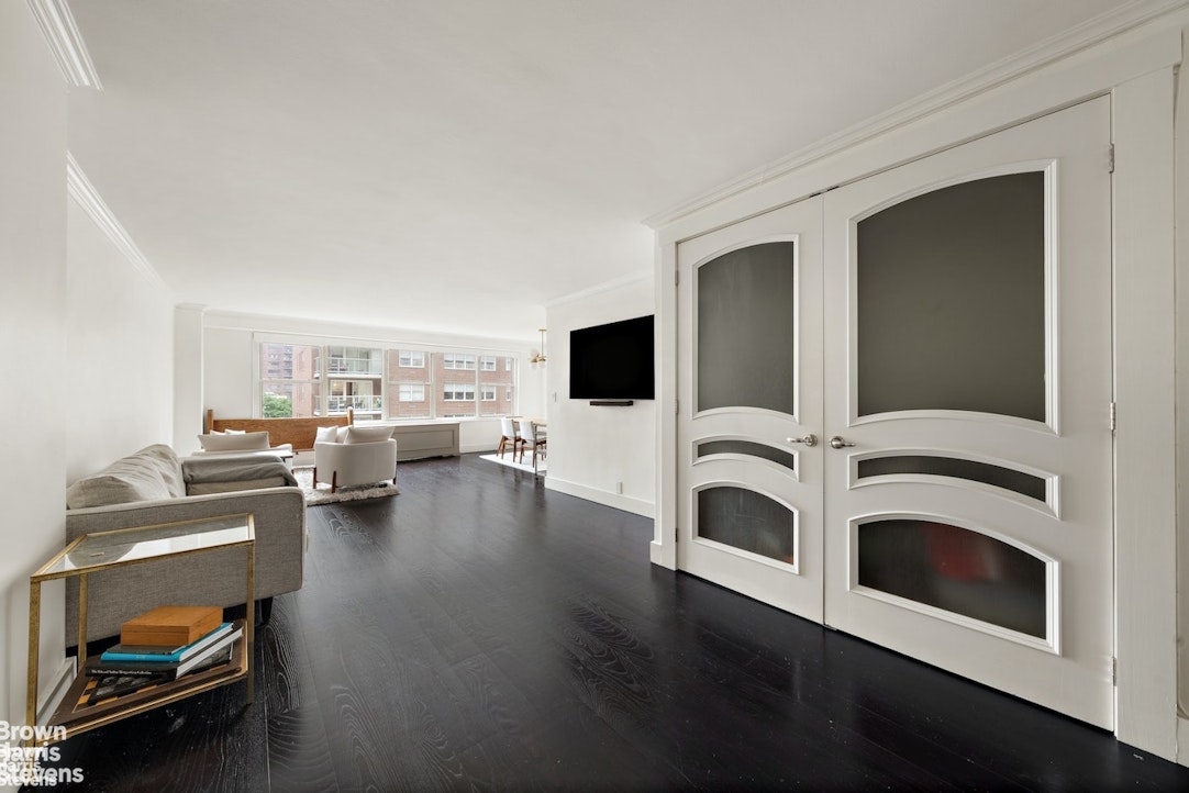 370 E 76TH Street C901