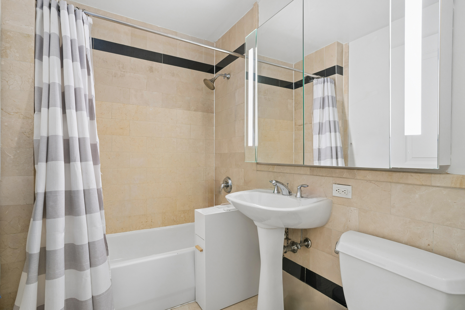 20 WEST Street 21A