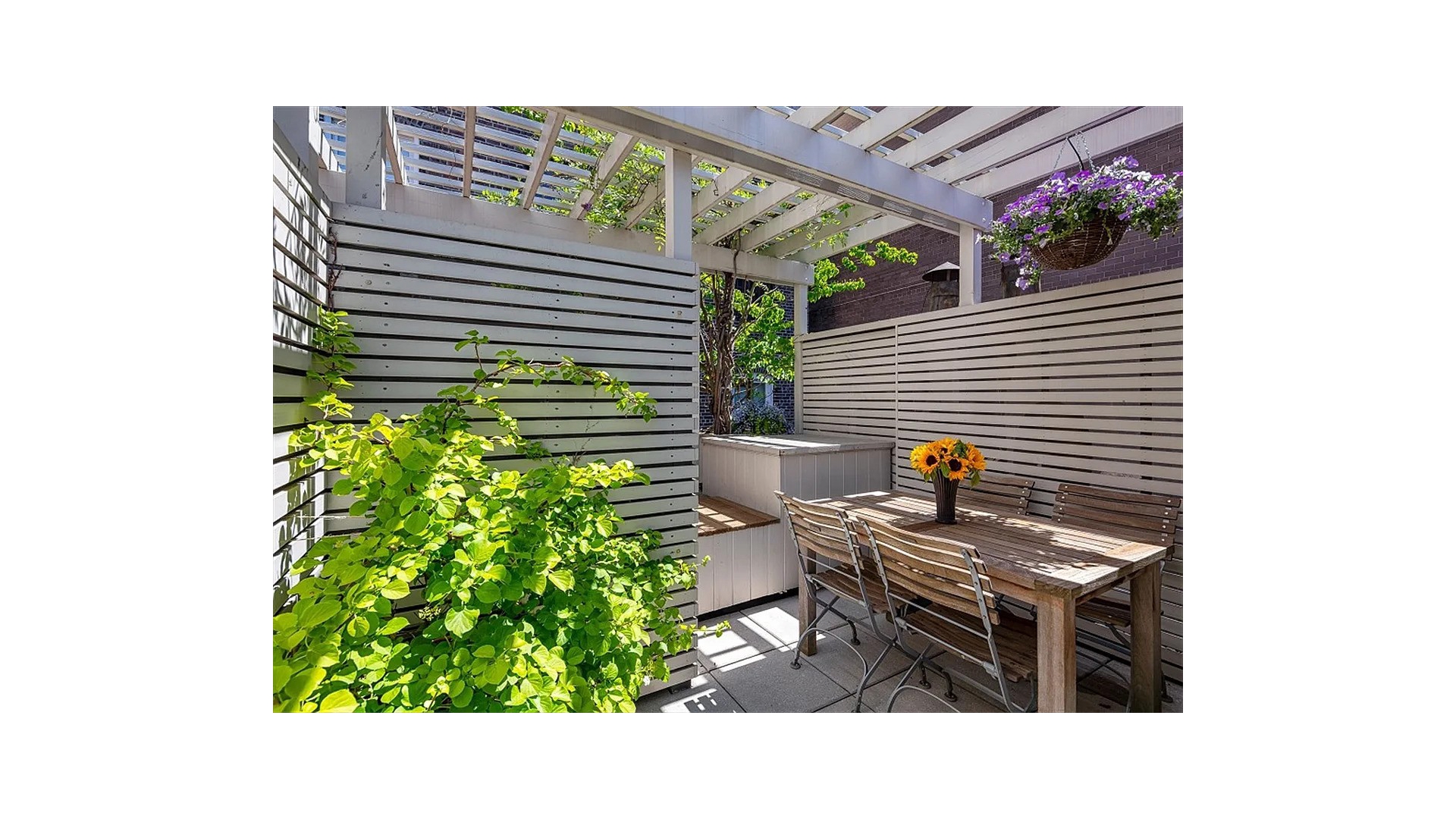 43 W 12TH Street