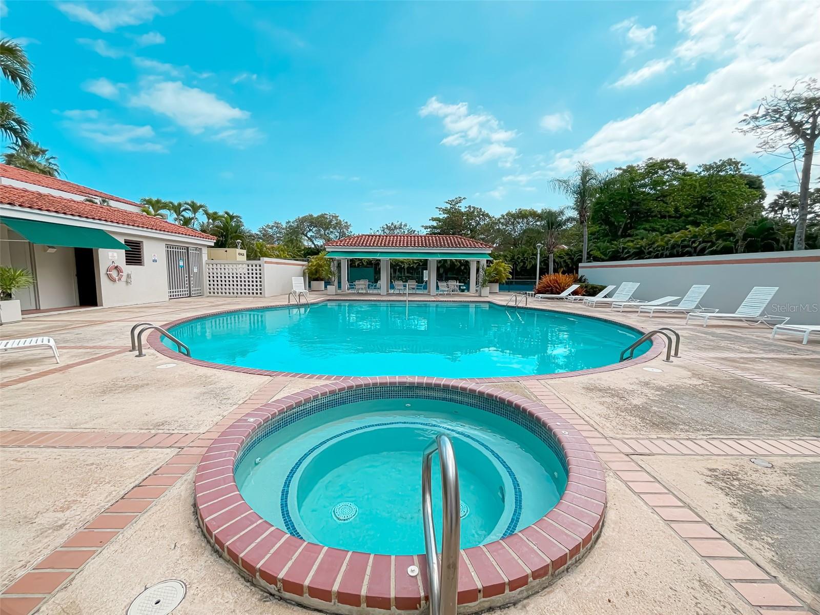 The Fairways Drive THE FAIRWAYS DRIVE