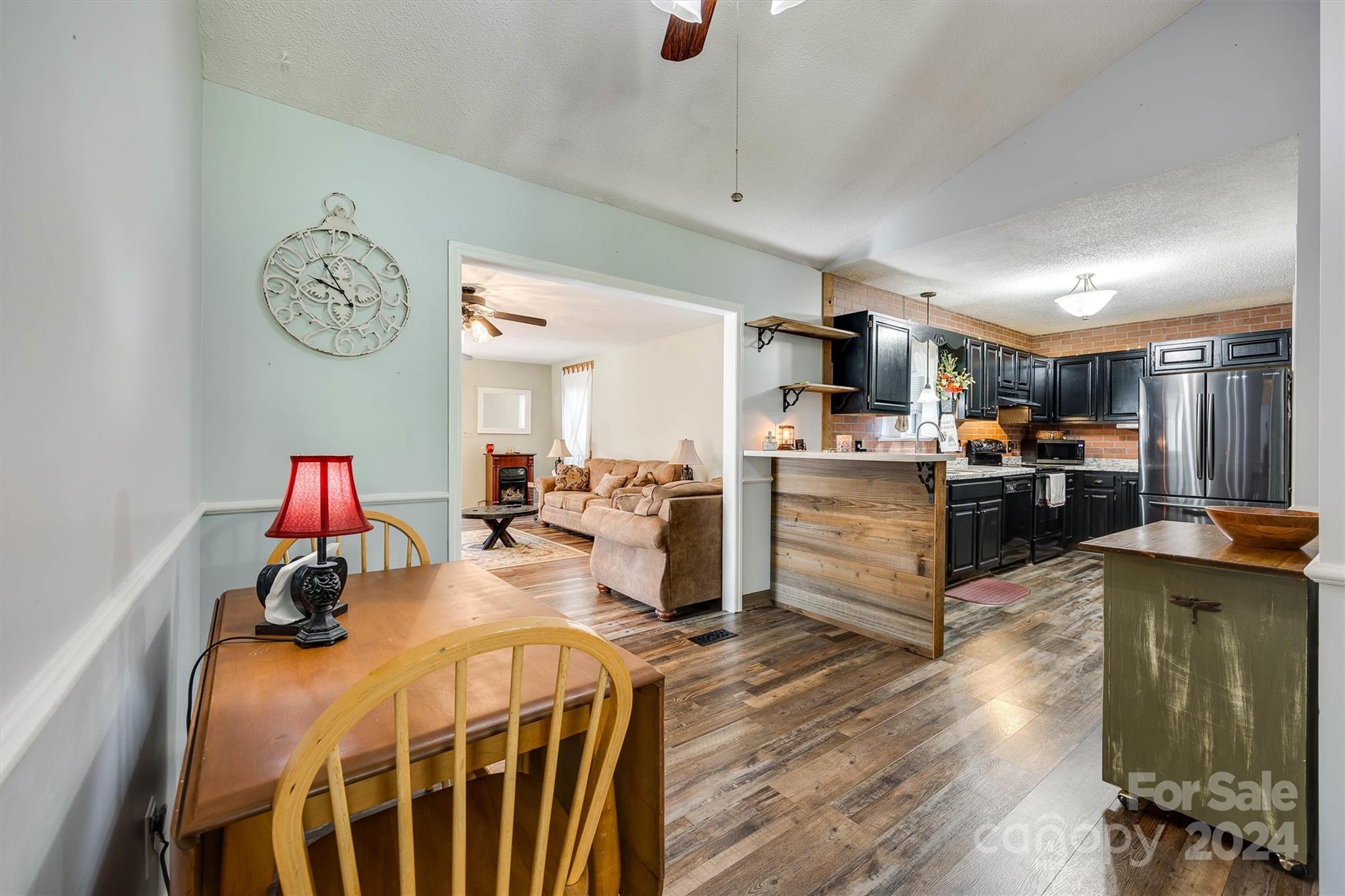 3513 Deer Track Lane