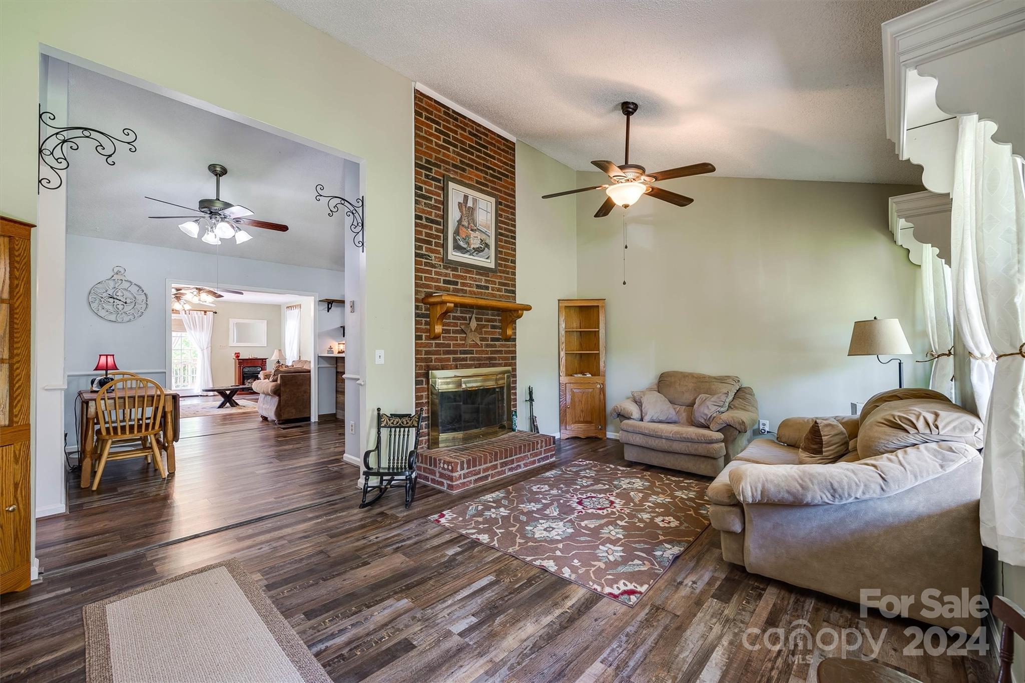 3513 Deer Track Lane