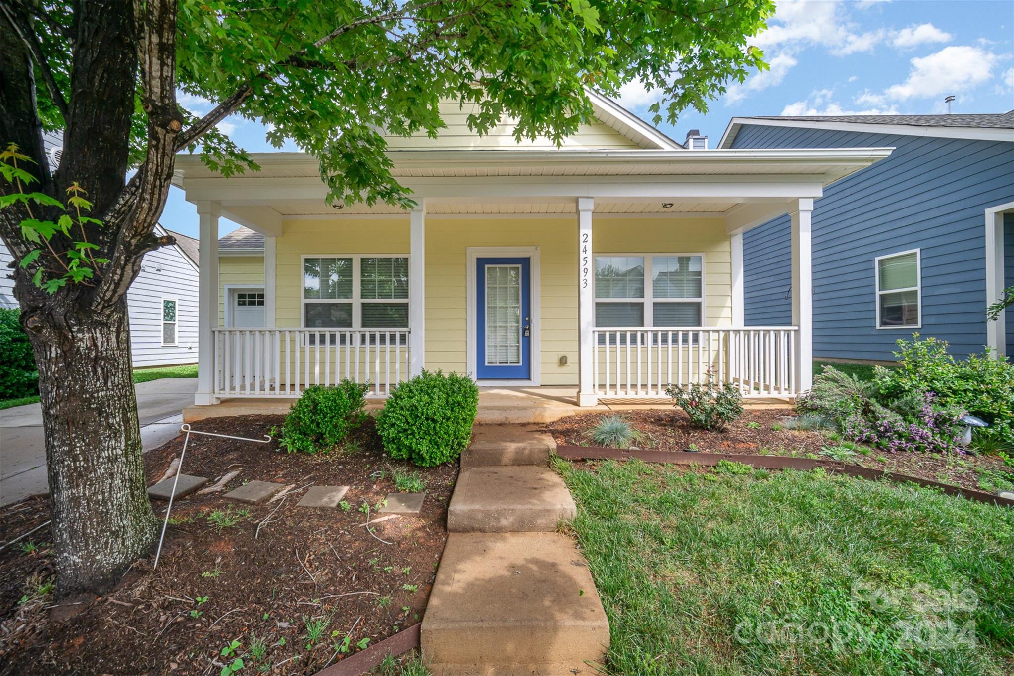 24593 Blue Heron Circle