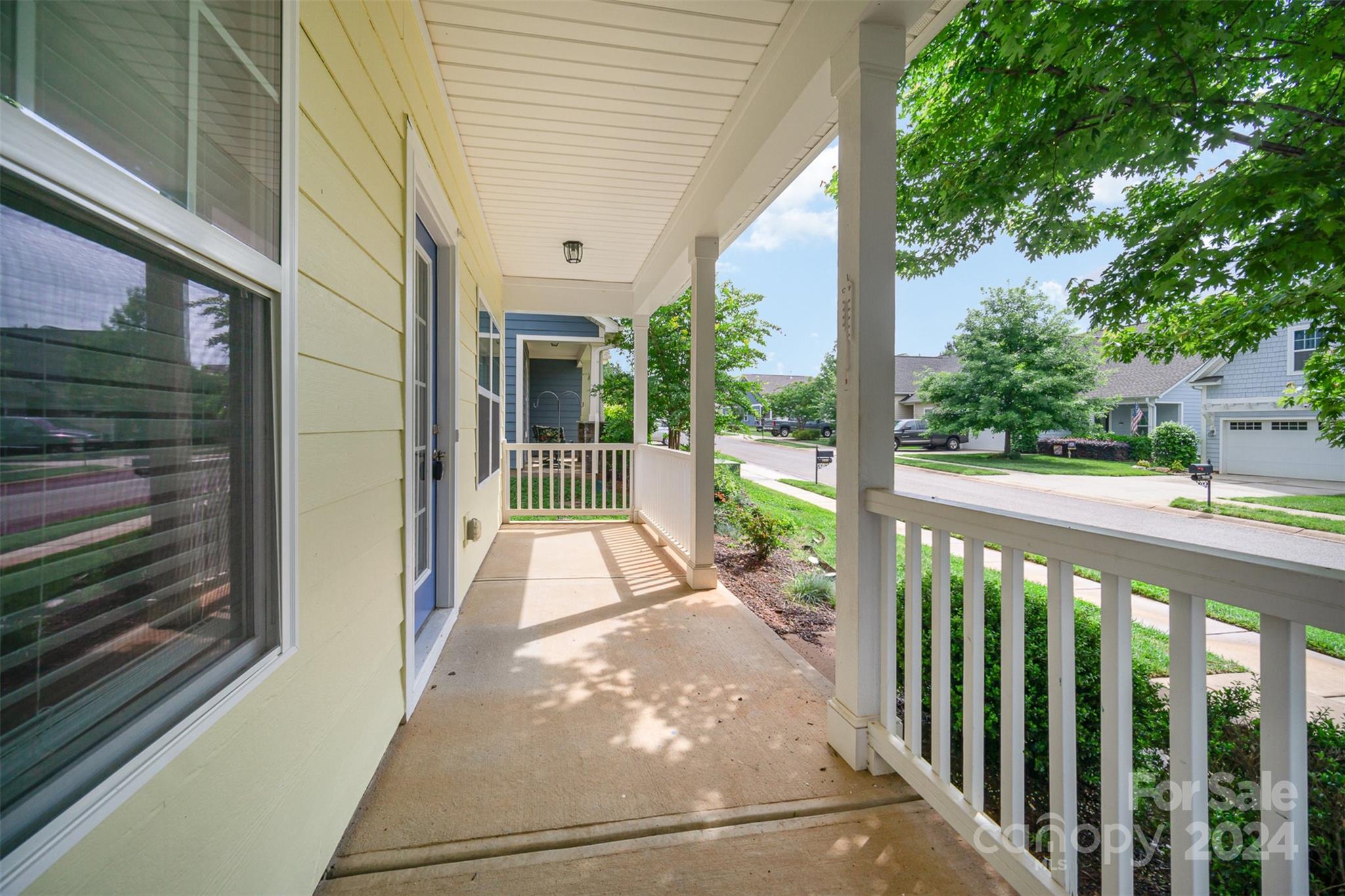 24593 Blue Heron Circle