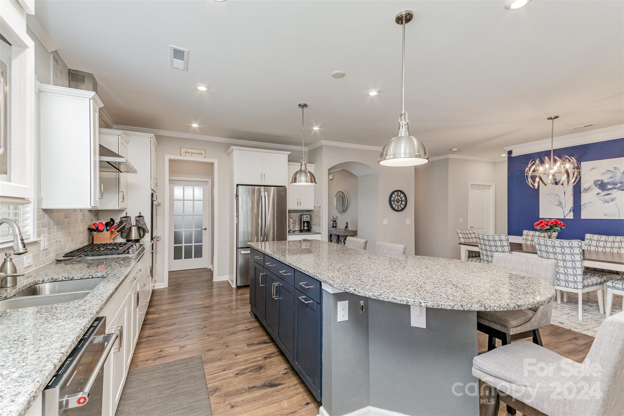 523 Sunnyview Lane