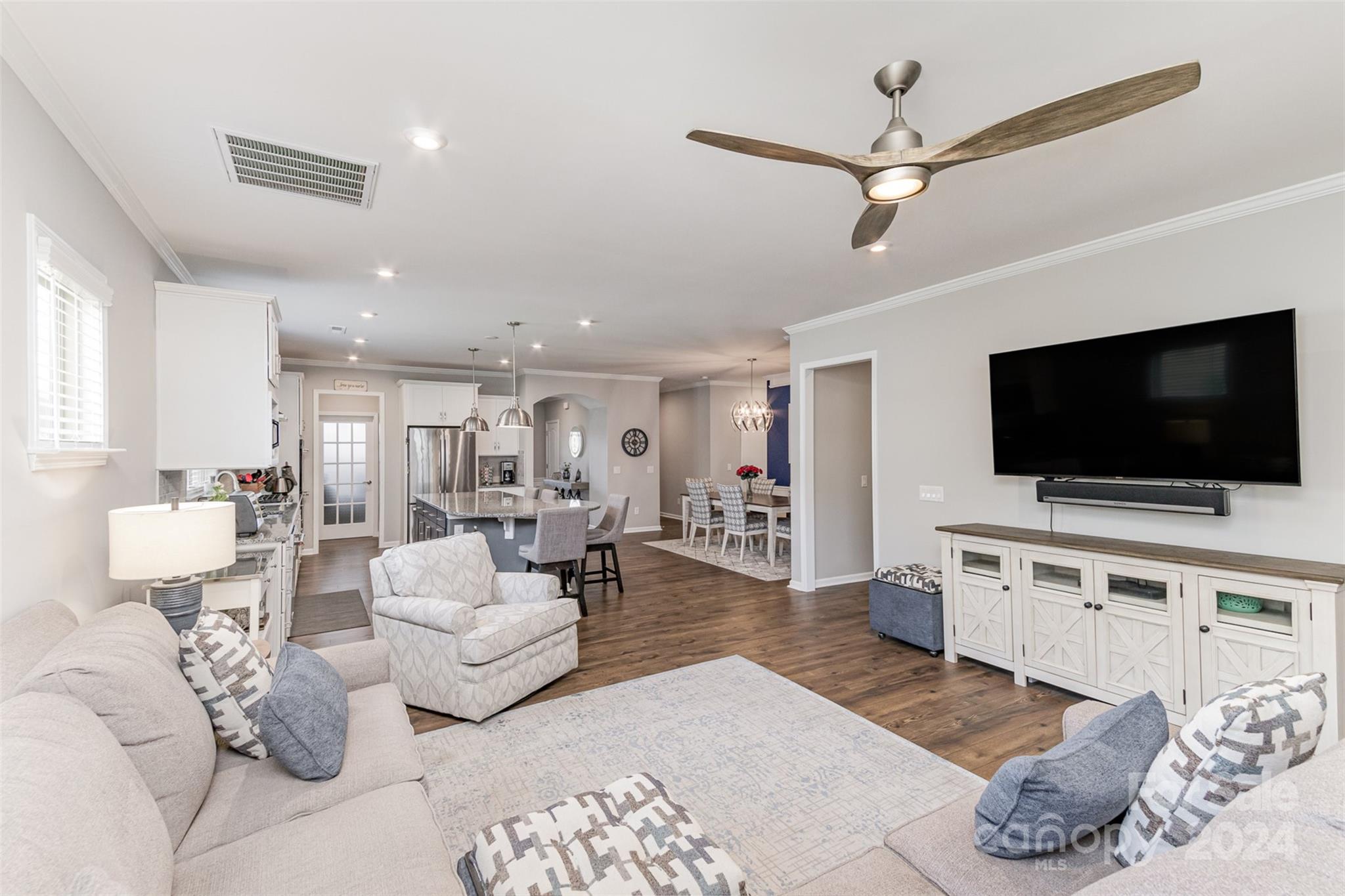 523 Sunnyview Lane