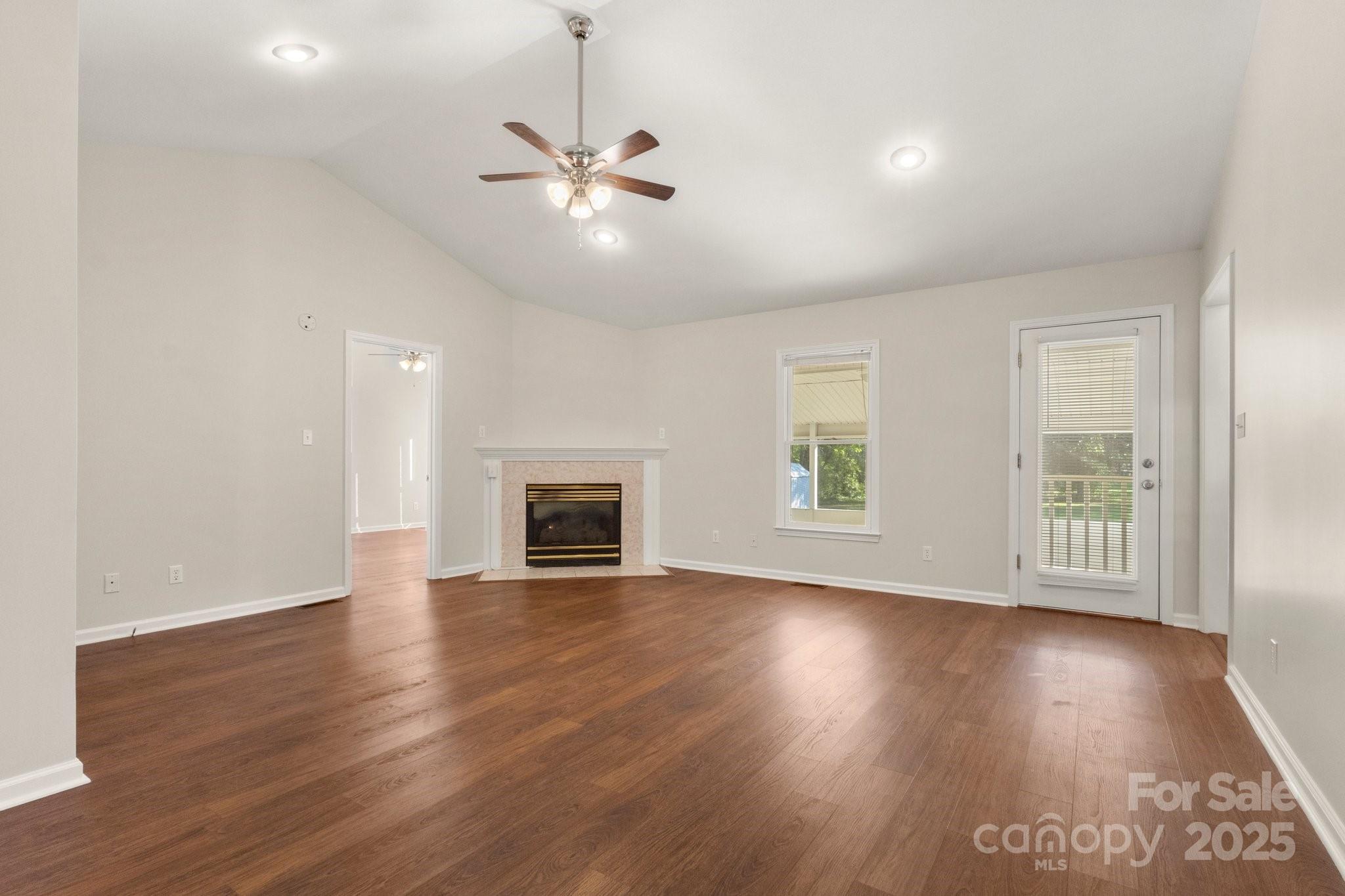 1325 Red Oaks Drive