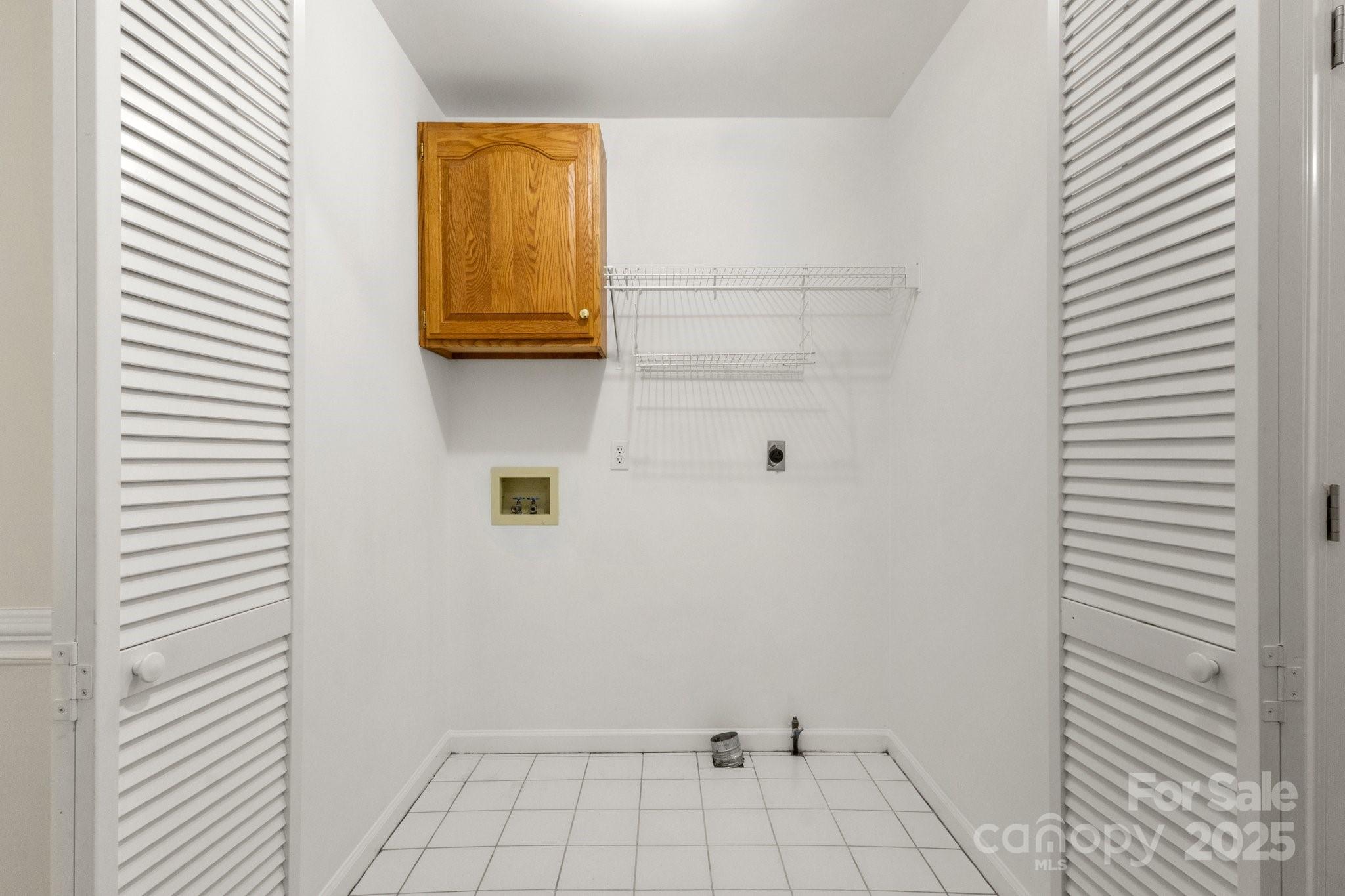 1325 Red Oaks Drive