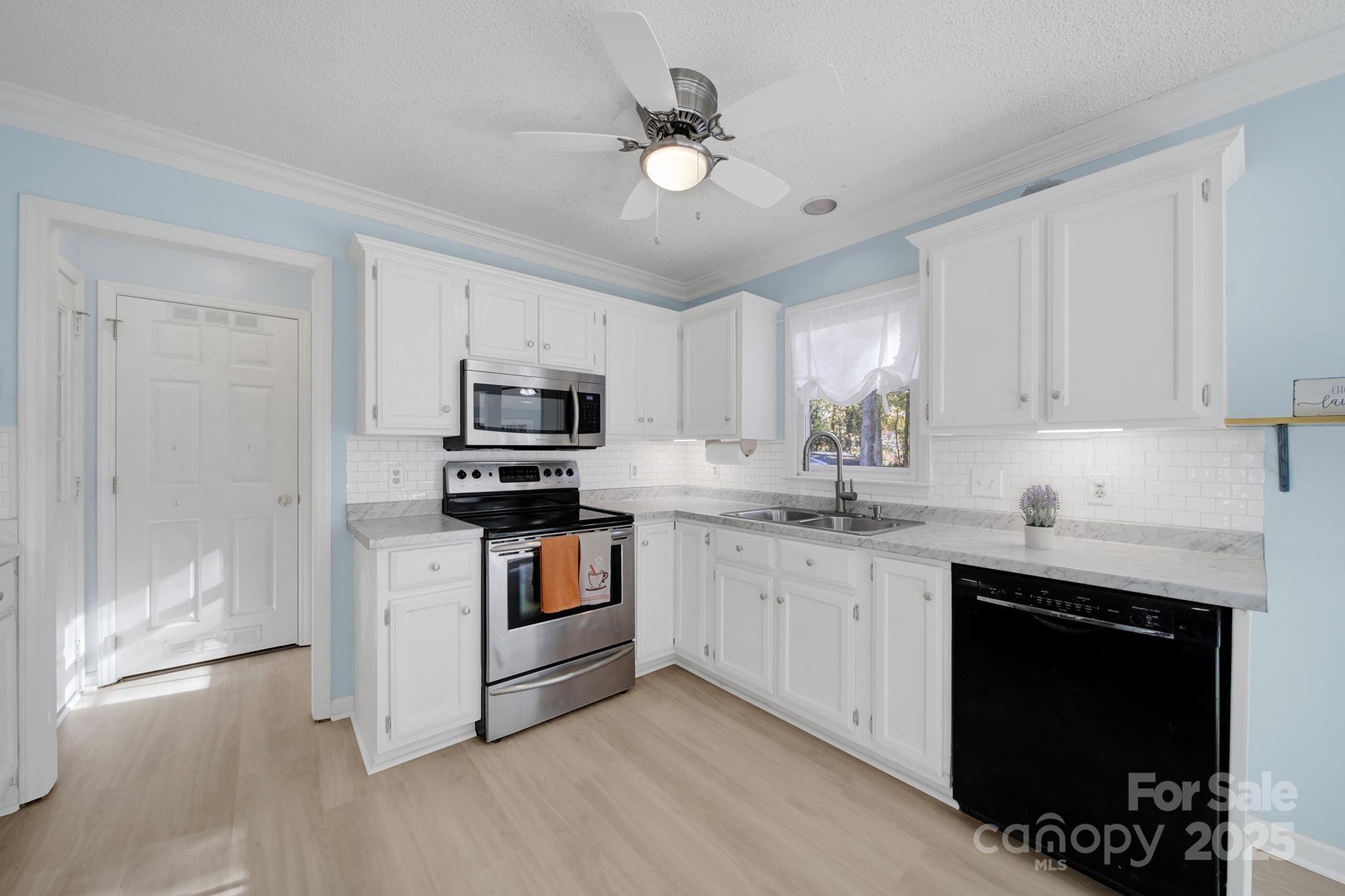 1904 Steeplechase Drive