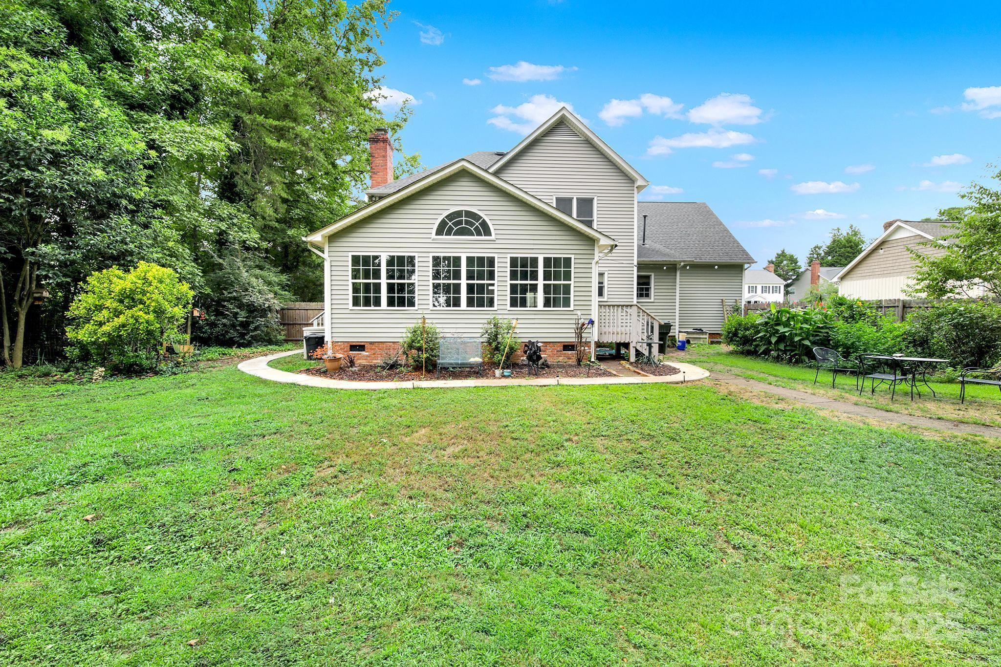 1904 Steeplechase Drive