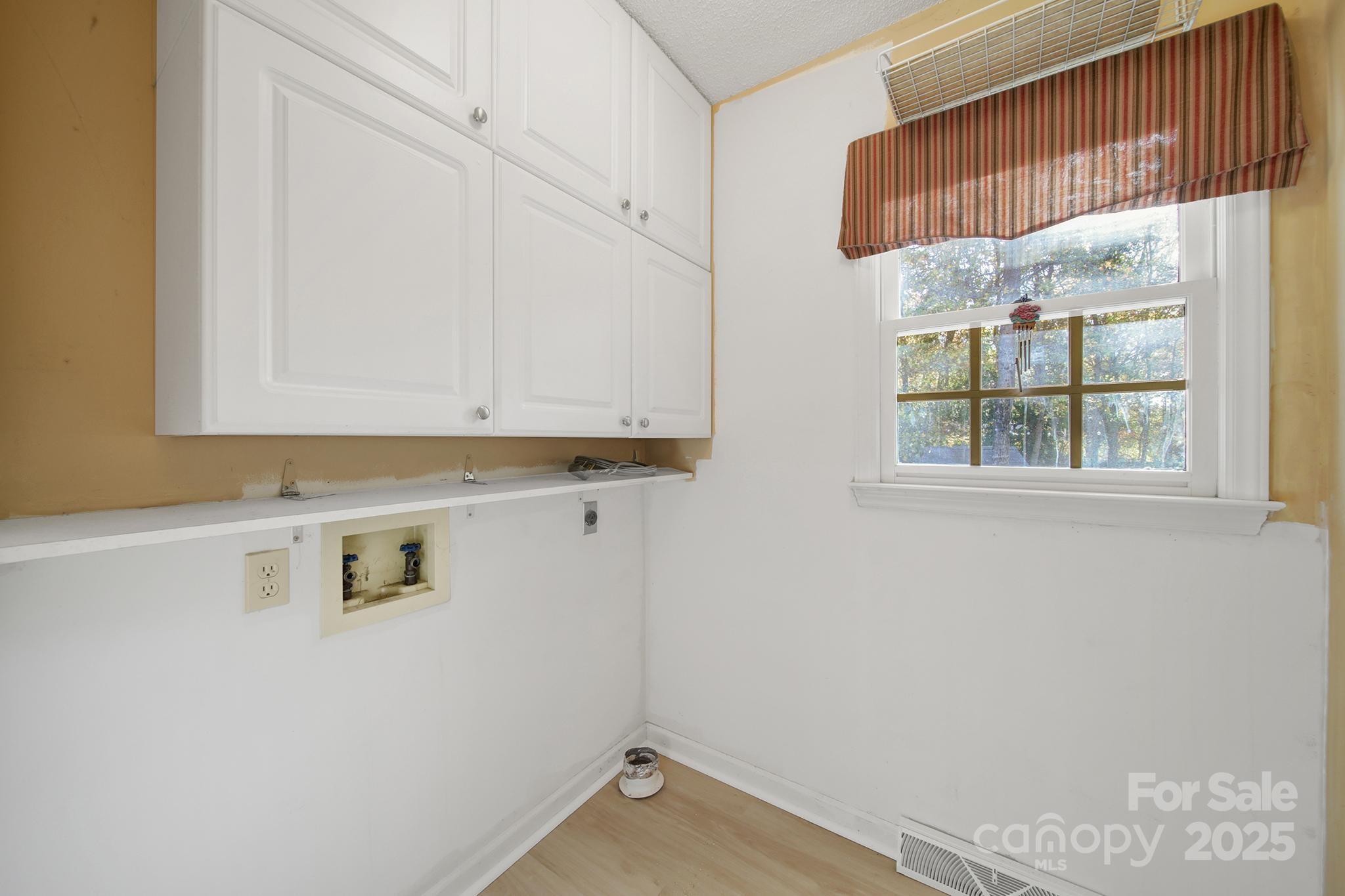 1904 Steeplechase Drive