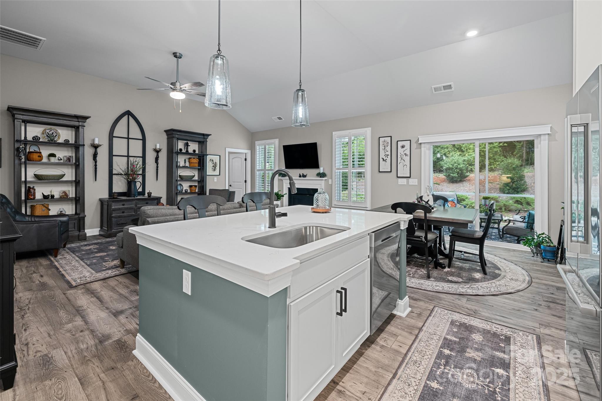 466 Hickory View Drive