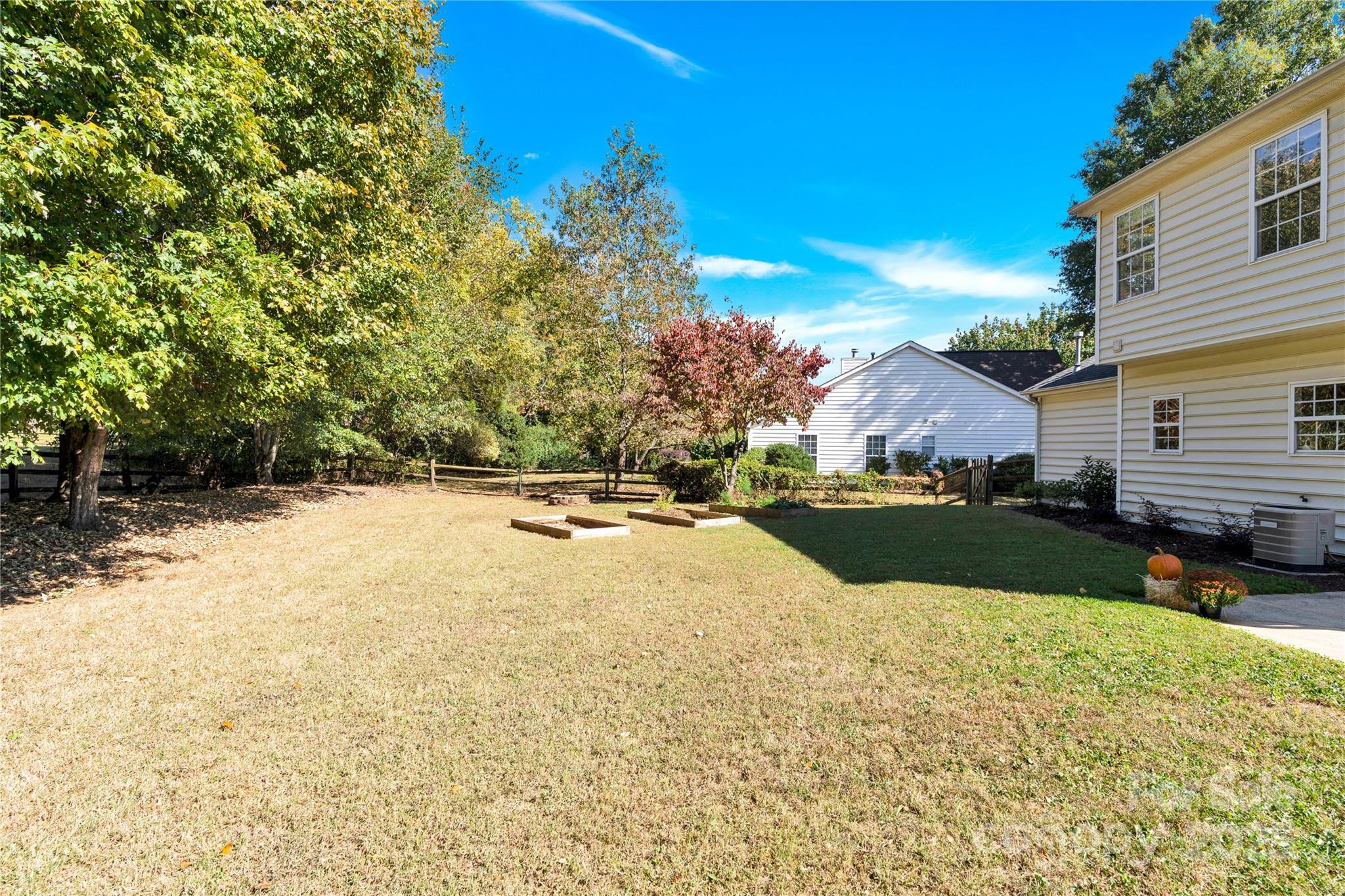 6605 Redbridge Trail