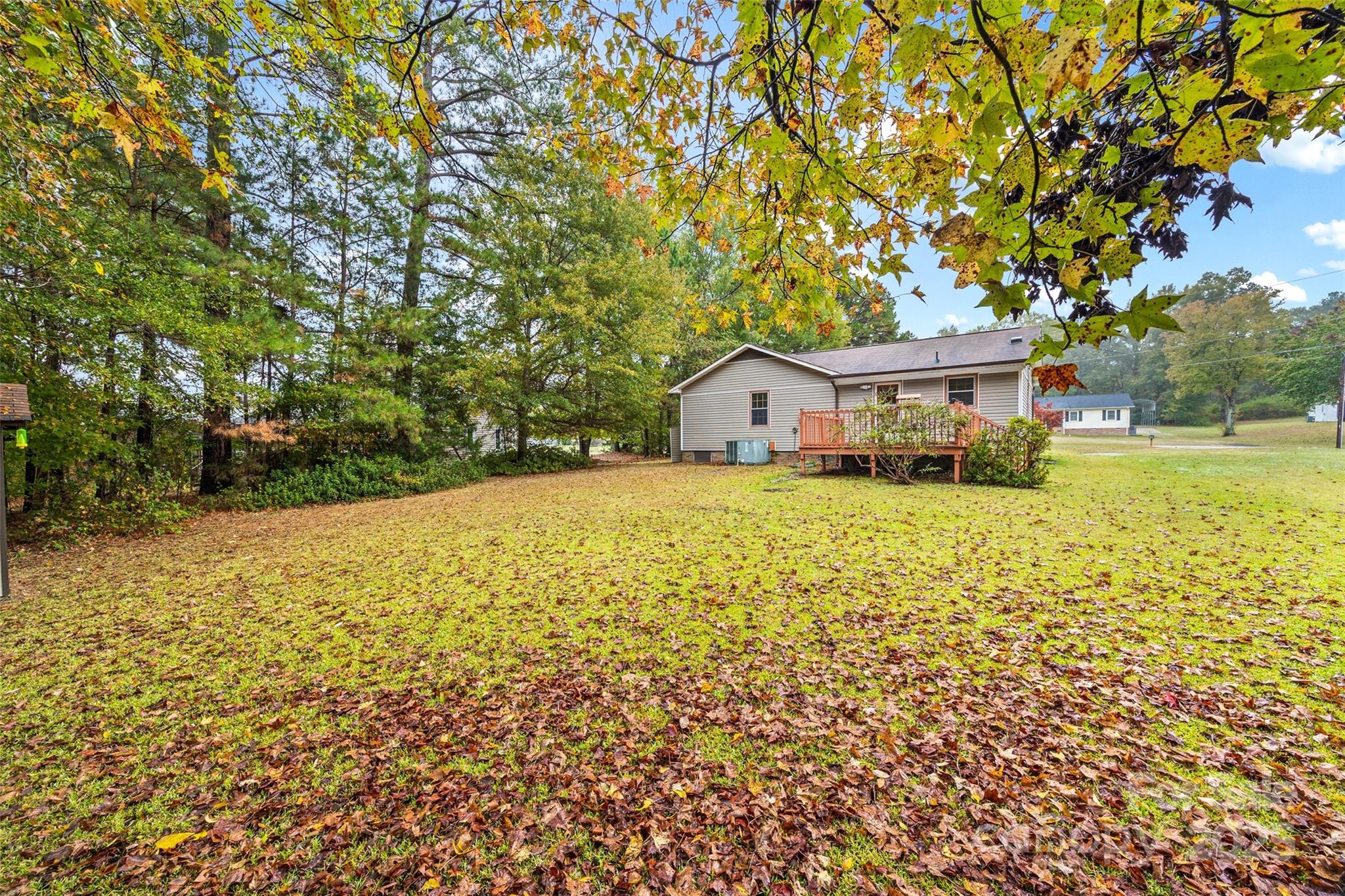 2215 Ross Cauthen Road