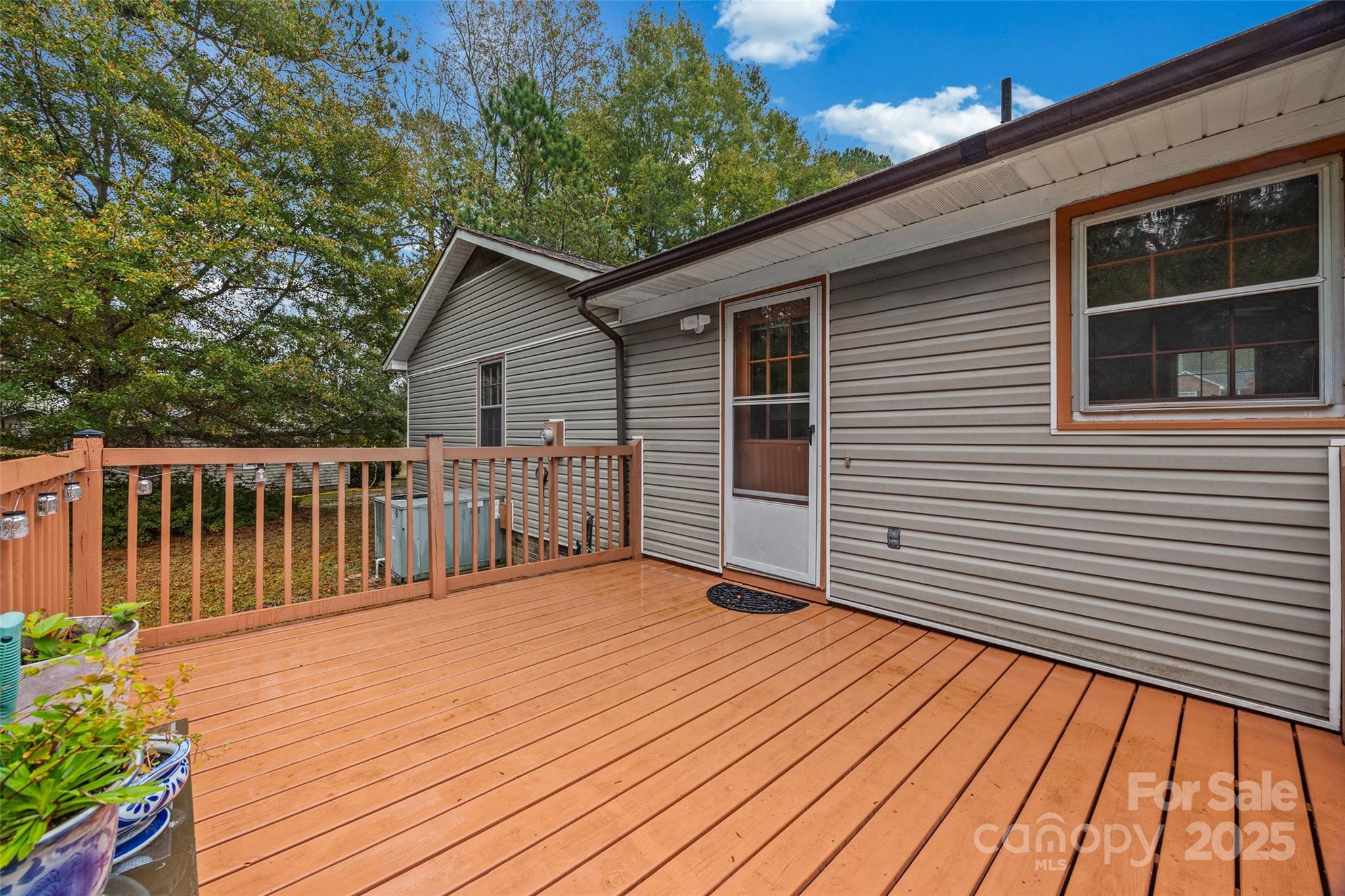 2215 Ross Cauthen Road