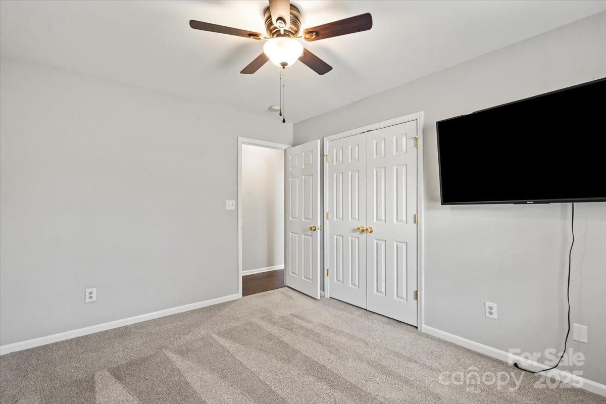2203 Oakhurst Court