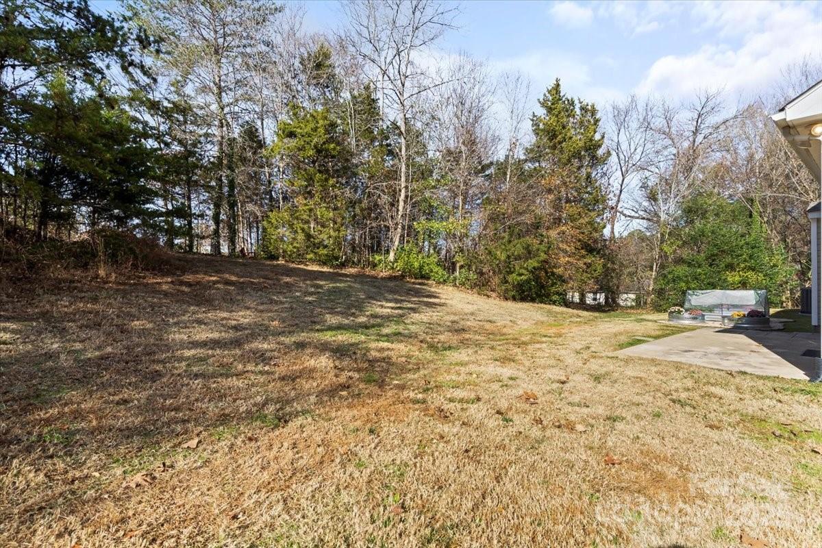 2203 Oakhurst Court