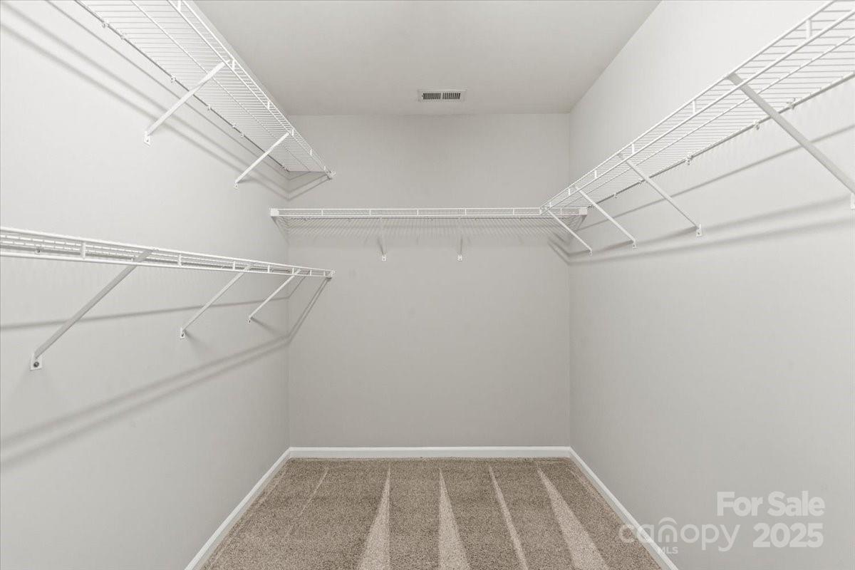2203 Oakhurst Court